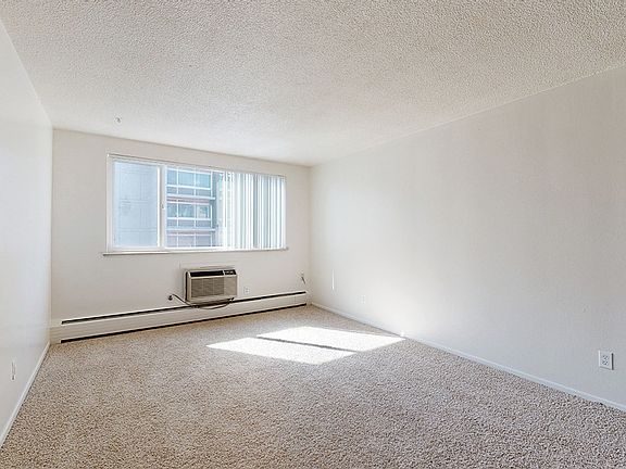 5th image of 1545 Quitman St #203