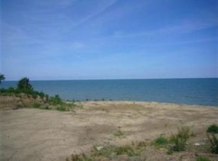 8983 Headlands Rd, Mentor, OH 44060