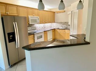 5900 Camino Del Sol APT 206, Boca Raton, FL 33433