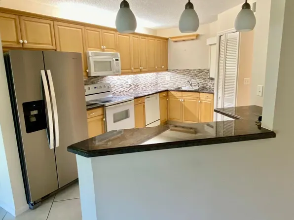 5900 Camino Del Sol, Boca Raton, FL