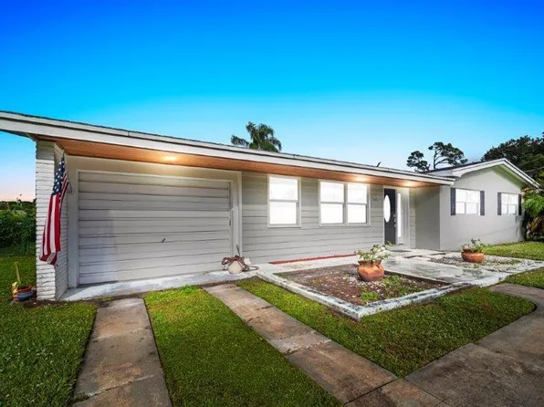 566 Layport Dr, Sebastian, FL 32958