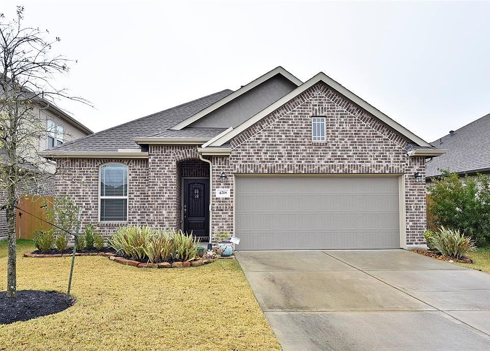 This home is only a couple of years old and the interior looks like a model home. You will have quick access to neighborhood park and to hike and bike trail at each end of the cul-de-sac block. This outstanding location also offers a private back yar