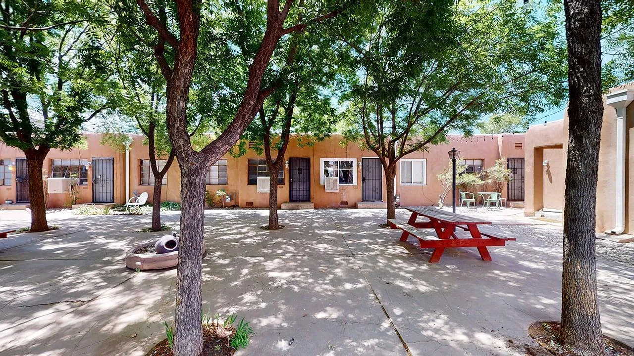 800 Kent Ave NW- 1 Bedroom Apartments in Beautiful Downtown Compound — Photo 2