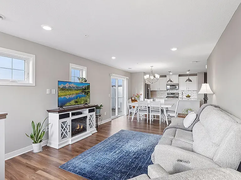 8067 Abercrombie Ln — Photo 5