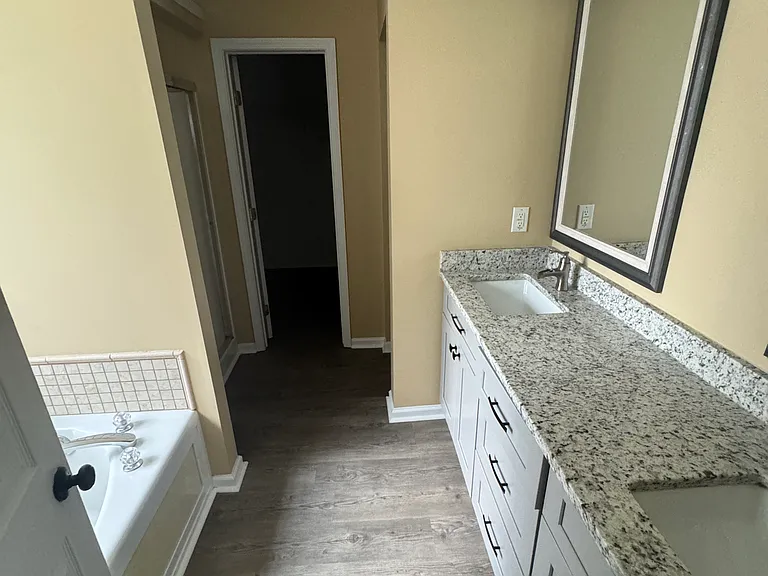 5736 Keowee Way — Photo 11