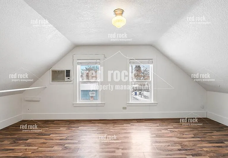 1517 E Bridgeport Ave — Photo 16