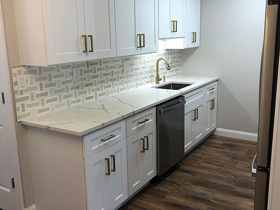 2nd image of 1036C Aberdeen Drive