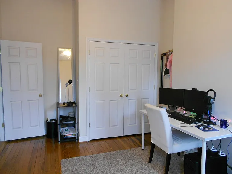 1214 W Cary St #2 — Photo 6