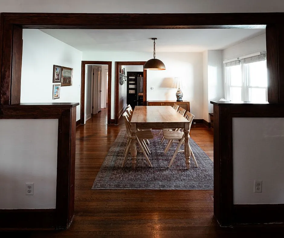 3 bed, 1.5 bath, 1932 sqft, $2,200 — Photo 2