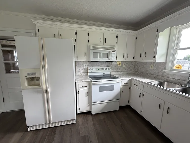 4810 Washington St — Photo 9