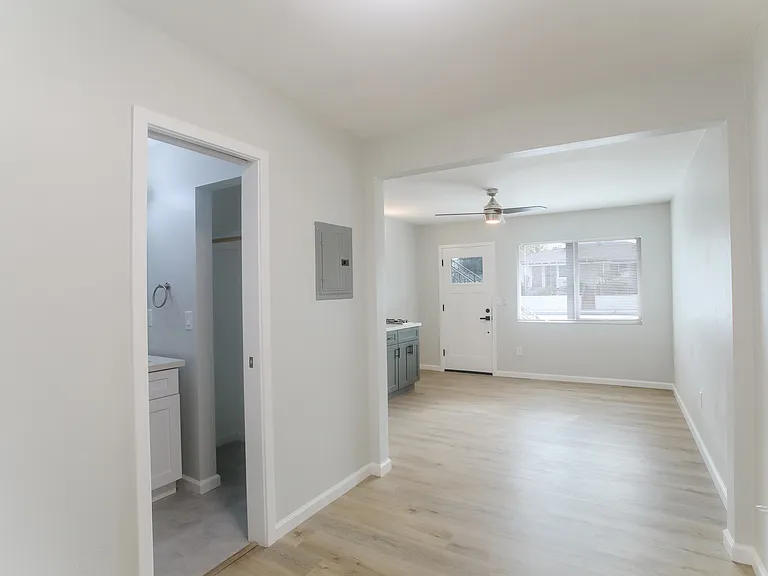 4205 Noyes St #9 — Photo 5