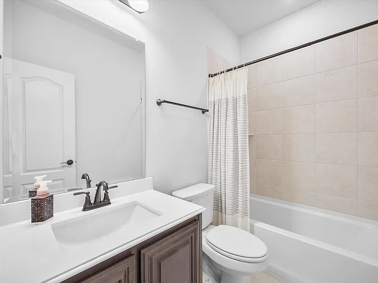 1904 Frediano Ln — Photo 25