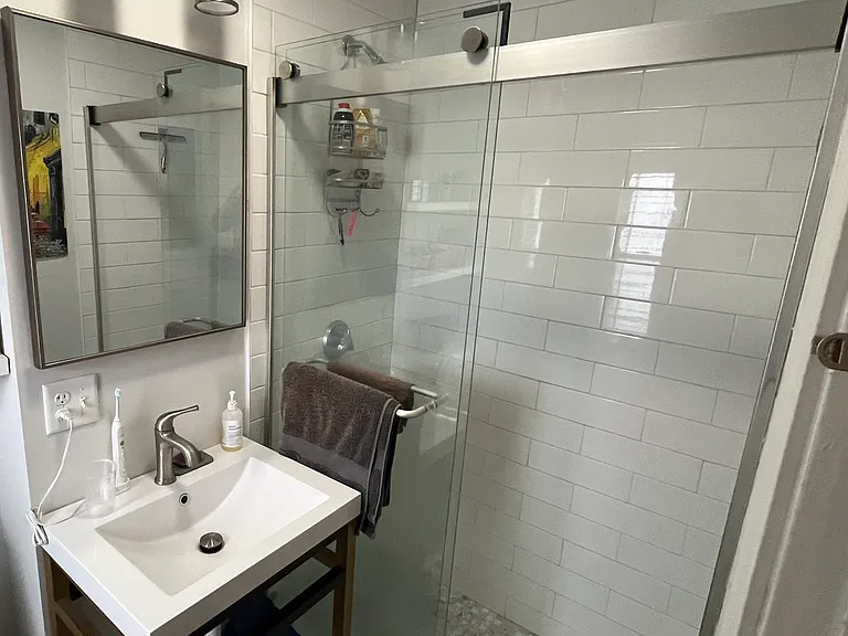 2 Essex St #3L — Photo 5