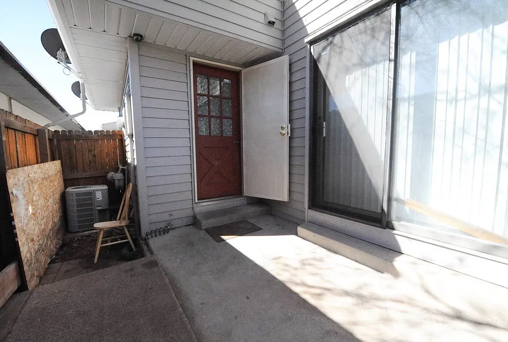 4 bed, 1500 sqft, $2,300 — Photo 2