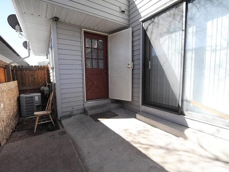 1956 S Oswego Way — Photo 2