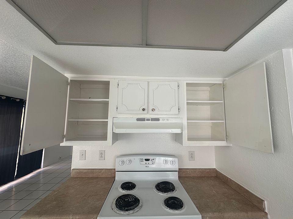 Clean spacious kitchen