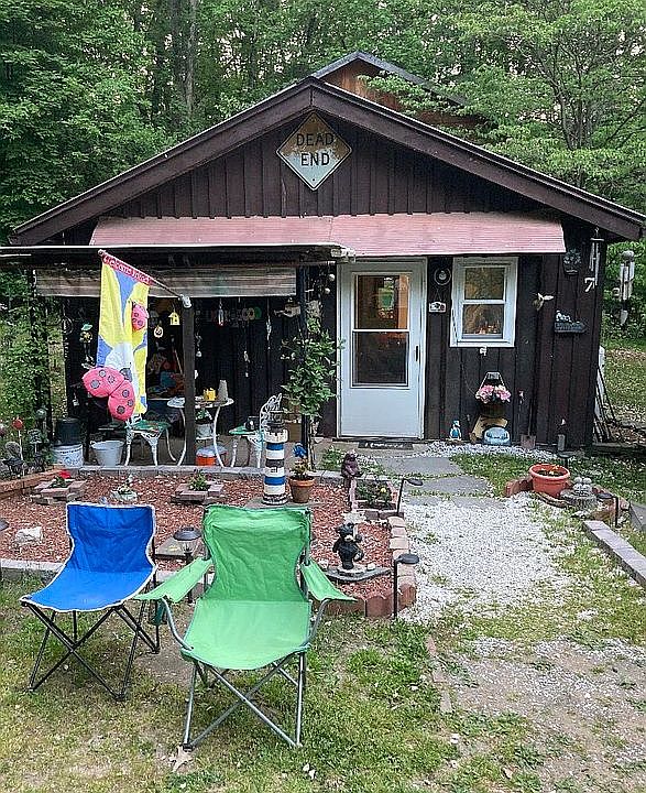 1st image of 7 Sheeley Dr