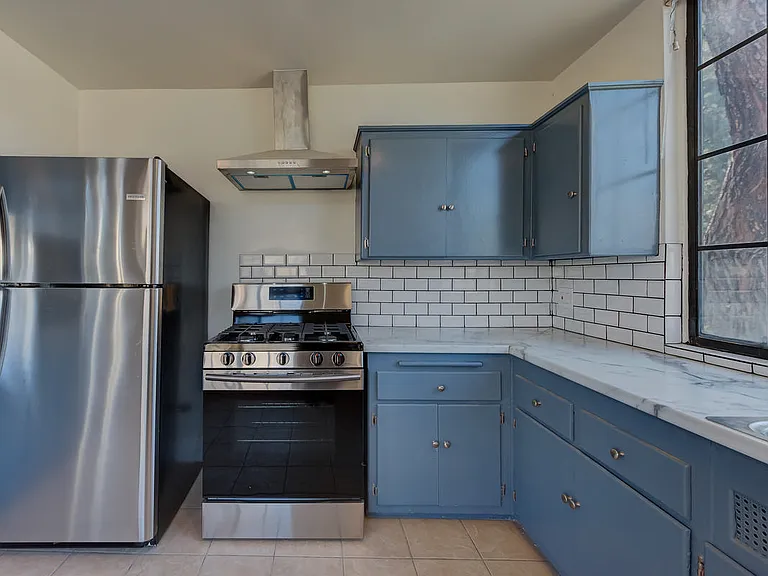 3018 Stocker St #3 — Photo 2