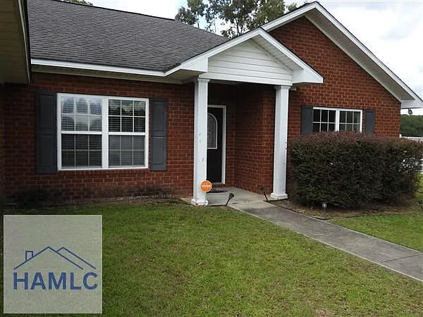 4 bed, 2.0 bath, 2061 sqft, $2,300 — Photo 2