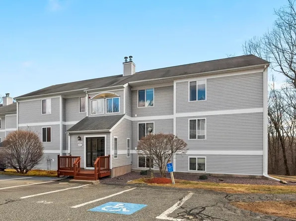 330 Sunderland Rd Unit 69, Worcester, MA 01604
