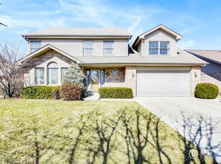 1300 Harleyford Rd, Woodridge, IL 60517