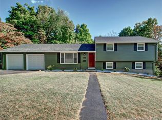 92 Pinnacle Rd, Plainville, CT 06062