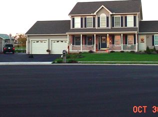 35 Hickory Ln, Littlestown, PA 17340