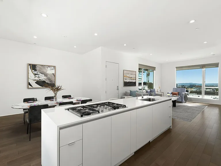 935 N San Vicente Blvd #7 — Photo 5