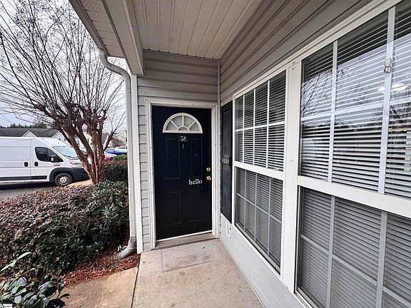 3rd image of 58 Ridgestone Cir