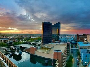 148 Campau Cir NW, Grand Rapids, MI 49503