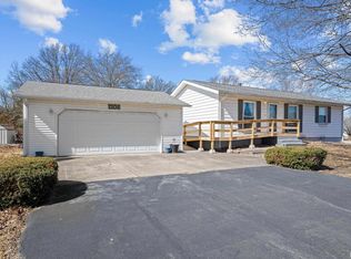 1105 12th St, Viola, IL 61486