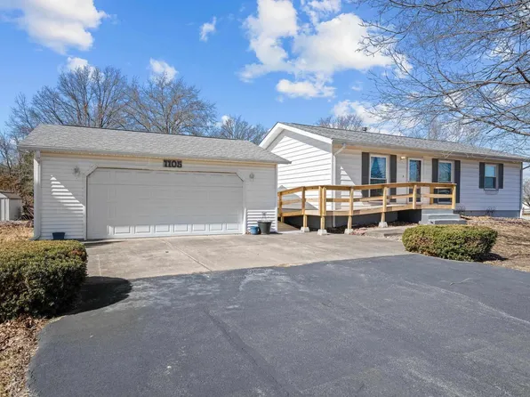 1105 12th St, Viola, IL 61486