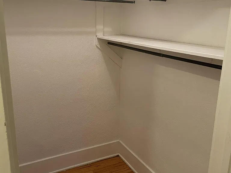 200 East Laurel Street - 10 — Photo 11