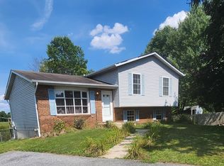 212 Grand Dr, Taneytown, MD