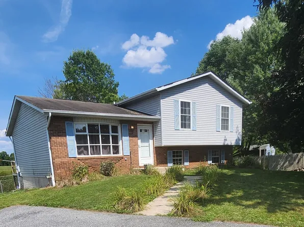 212 Grand Dr, Taneytown, MD 21787