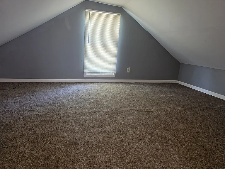 2124 Arthur Ave — Photo 8