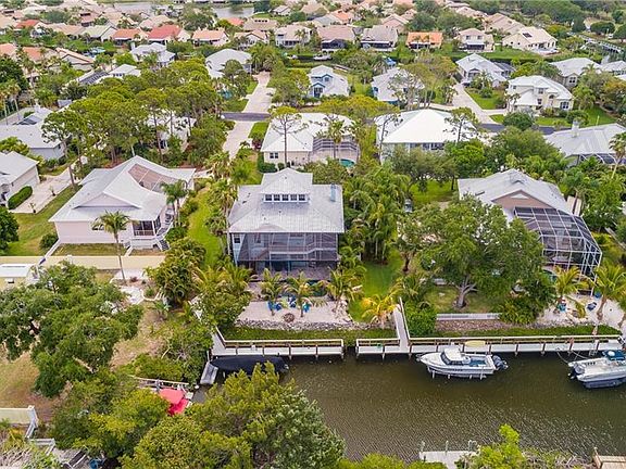 5th image of 355 Dolphin Shores Cir