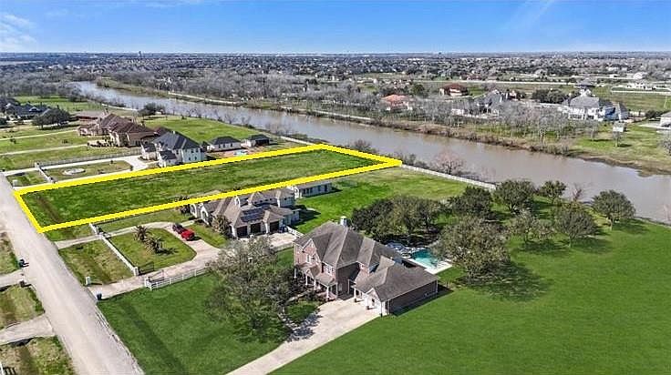 1st image of 5935 Sagamore Bay Ln