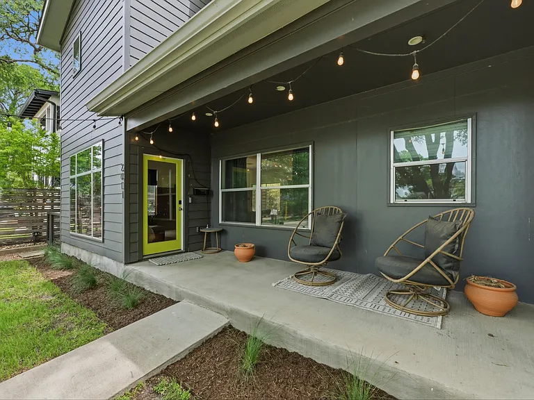 2011 Arthur Ln #A — Photo 3
