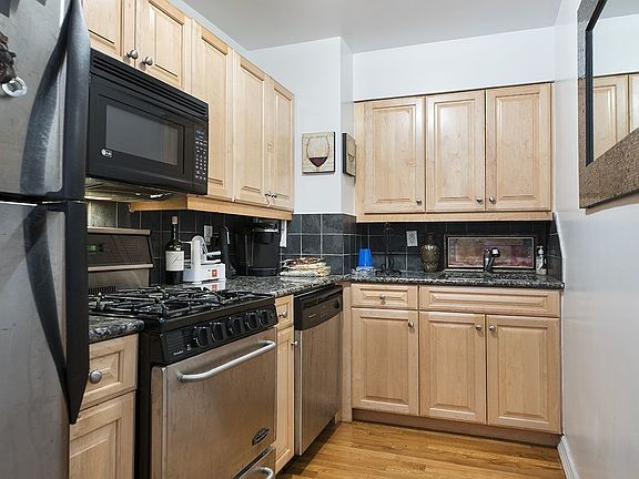 5th image of 333 E 34th St APT 12H