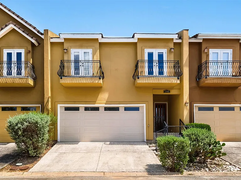2506 Camden Park — Photo 32