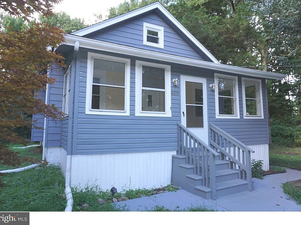 2nd image of 459 Redwood Ave