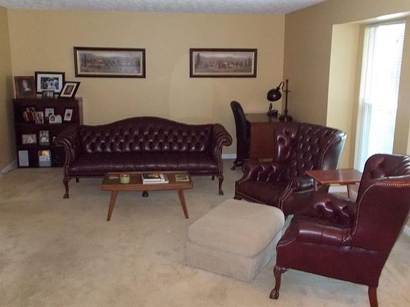 4th image of 816 S Woodlyn Dr