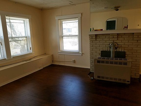 5th image of 304 E Brady St APT 1