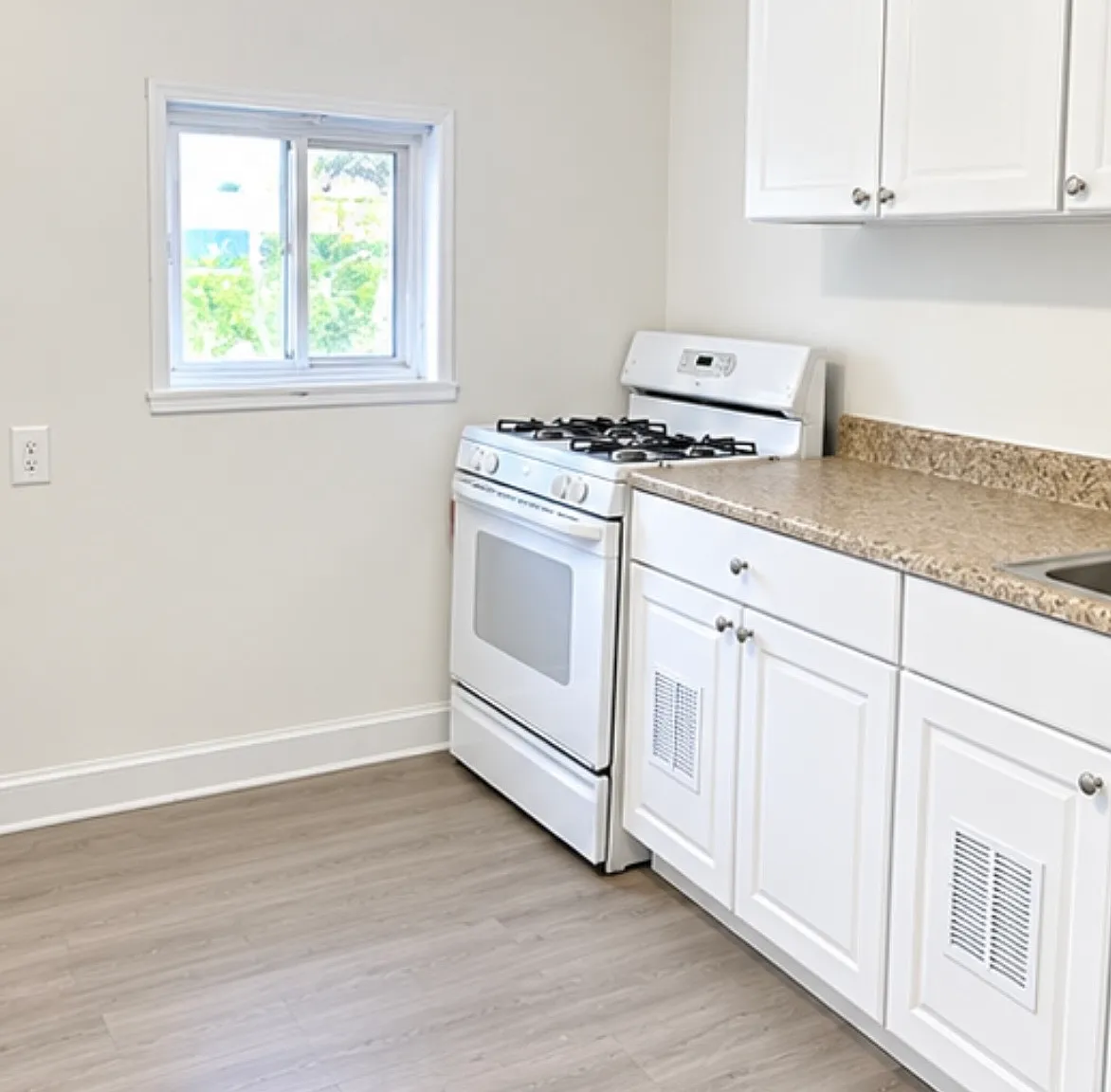 1 bed, 500 sqft, $795 — Photo 1