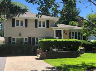 647 N Wilke Rd, Arlington Heights, IL 60005