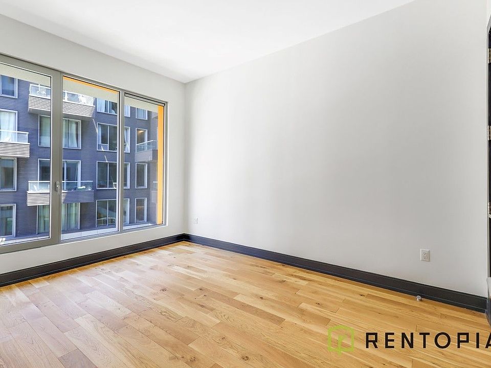 1st image of 10 Montieth St #632C