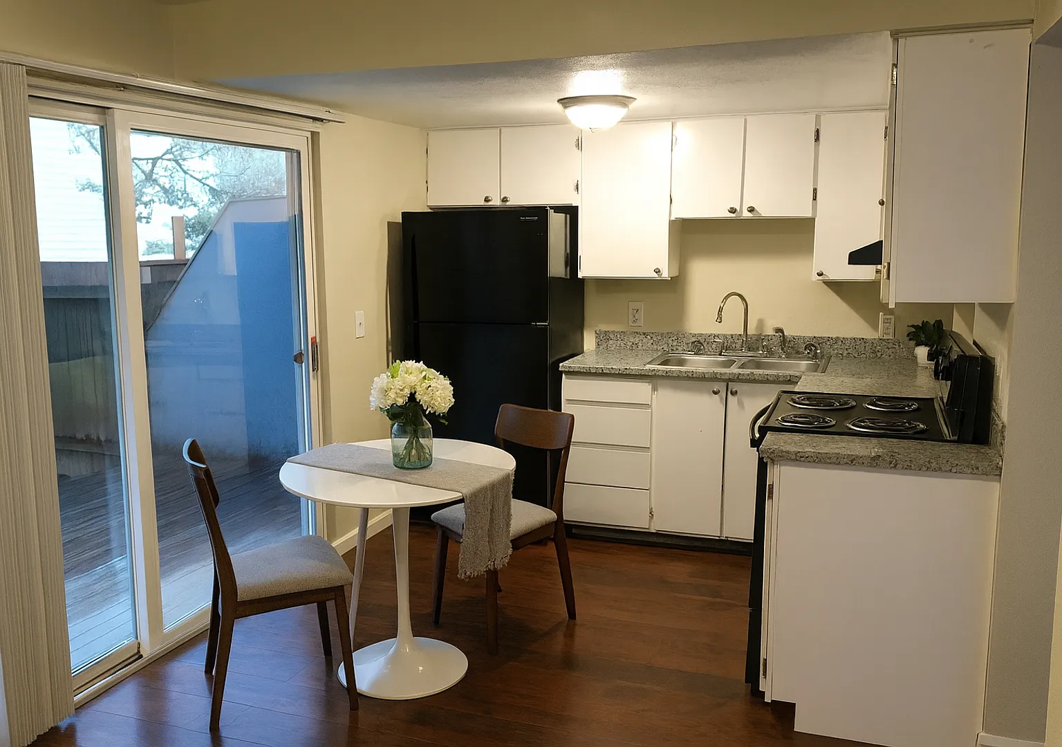 Cherry Hill Townhomes — Photo 2