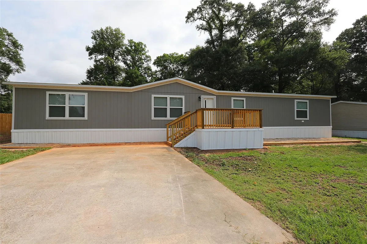 Building Photo - 16501 E Emerson Cir