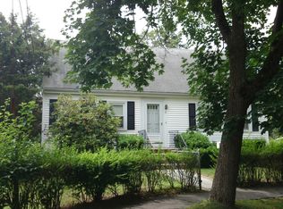 2 Westmoor Cir, West Roxbury, MA 02132
